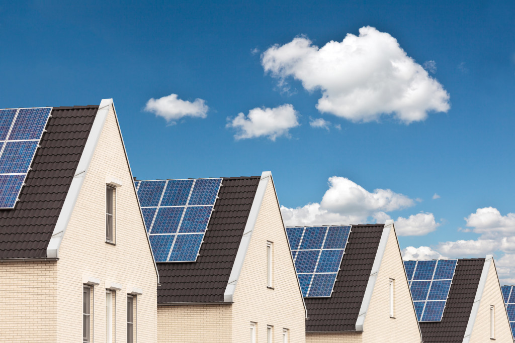 houses with solar panel