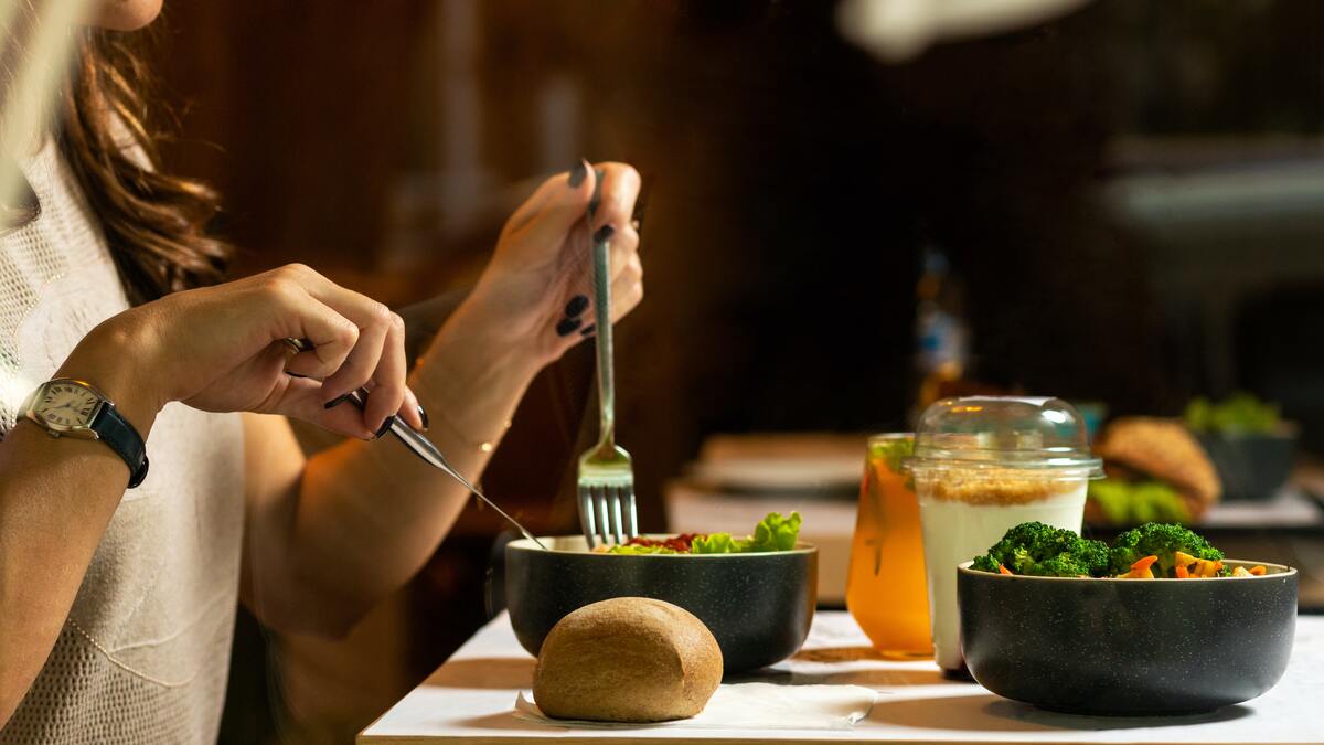 woman eating healthy diet